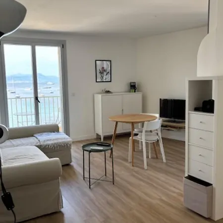 Beautiful 41 M With Balcony Antibes