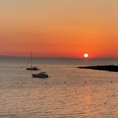 Beautiful 41 M With Balcony Antibes