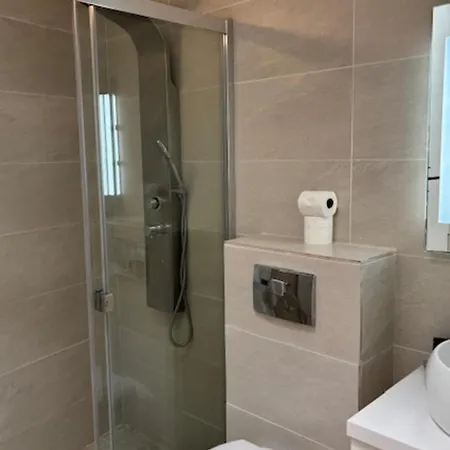 Beautiful 41 M With Balcony Appartement *