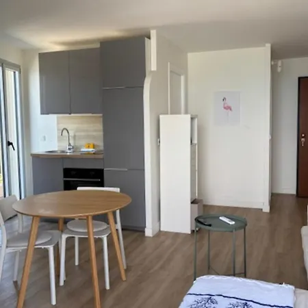 公寓 Beautiful 41 M With Balcony *