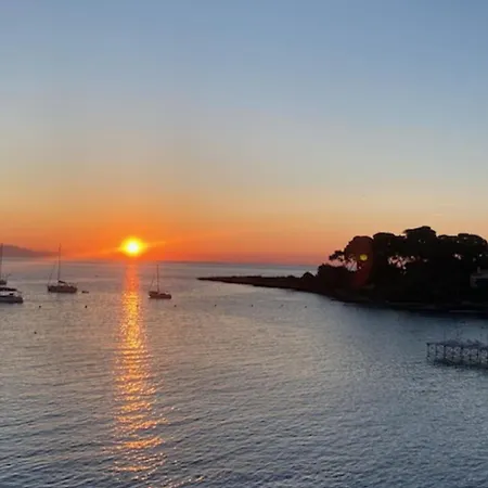 Beautiful 41 M With Balcony