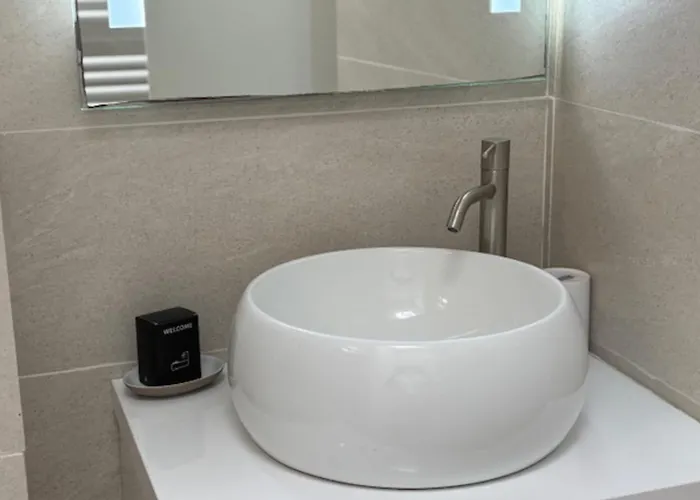 Beautiful 41 M With Balcony