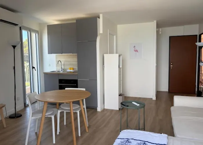 公寓 Beautiful 41 M With Balcony *