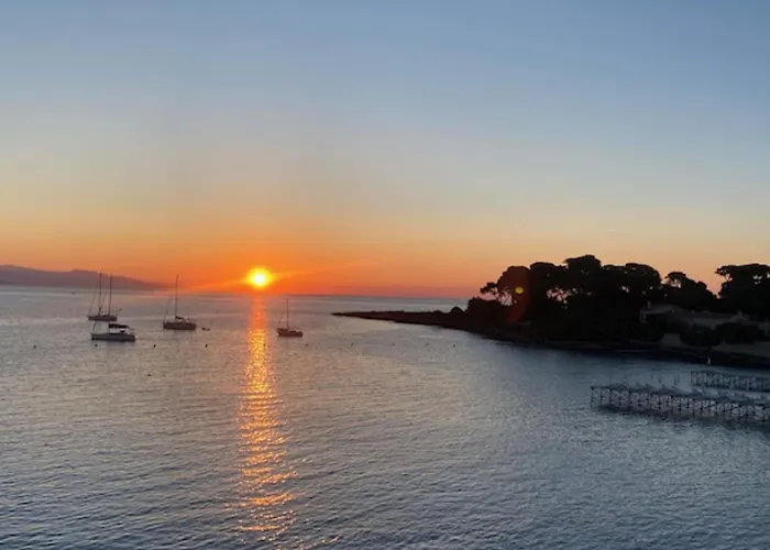 Beautiful 41 M With Balcony